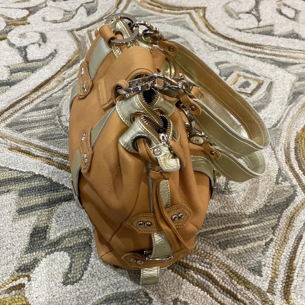 💕 Gustto tan gold Italian leather large satchel bag gorgeous 💕 - Picture 8 of 16